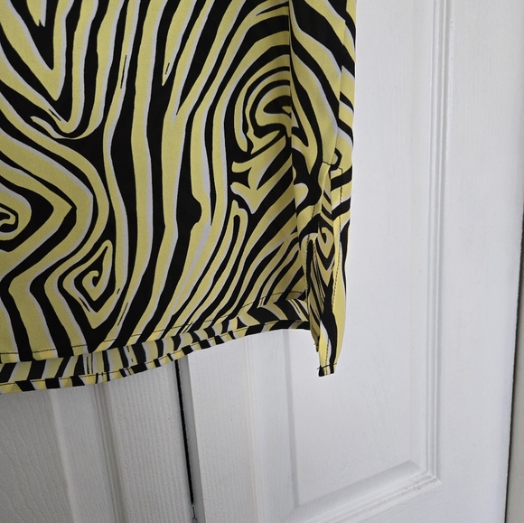 Women's Michael Kors Sleeveless Zebra Print Blouse - Picture 9 of 11